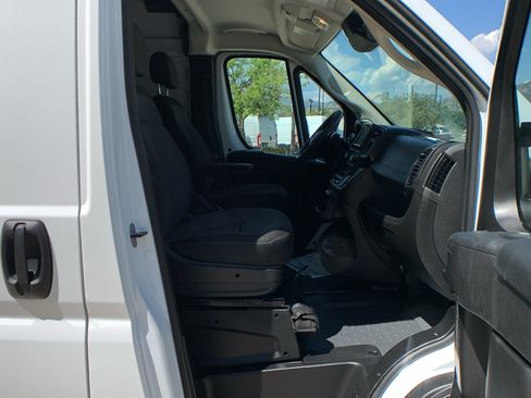 Used 2025 RAM ProMaster 2500 w/ Convenience Group FWD image 22