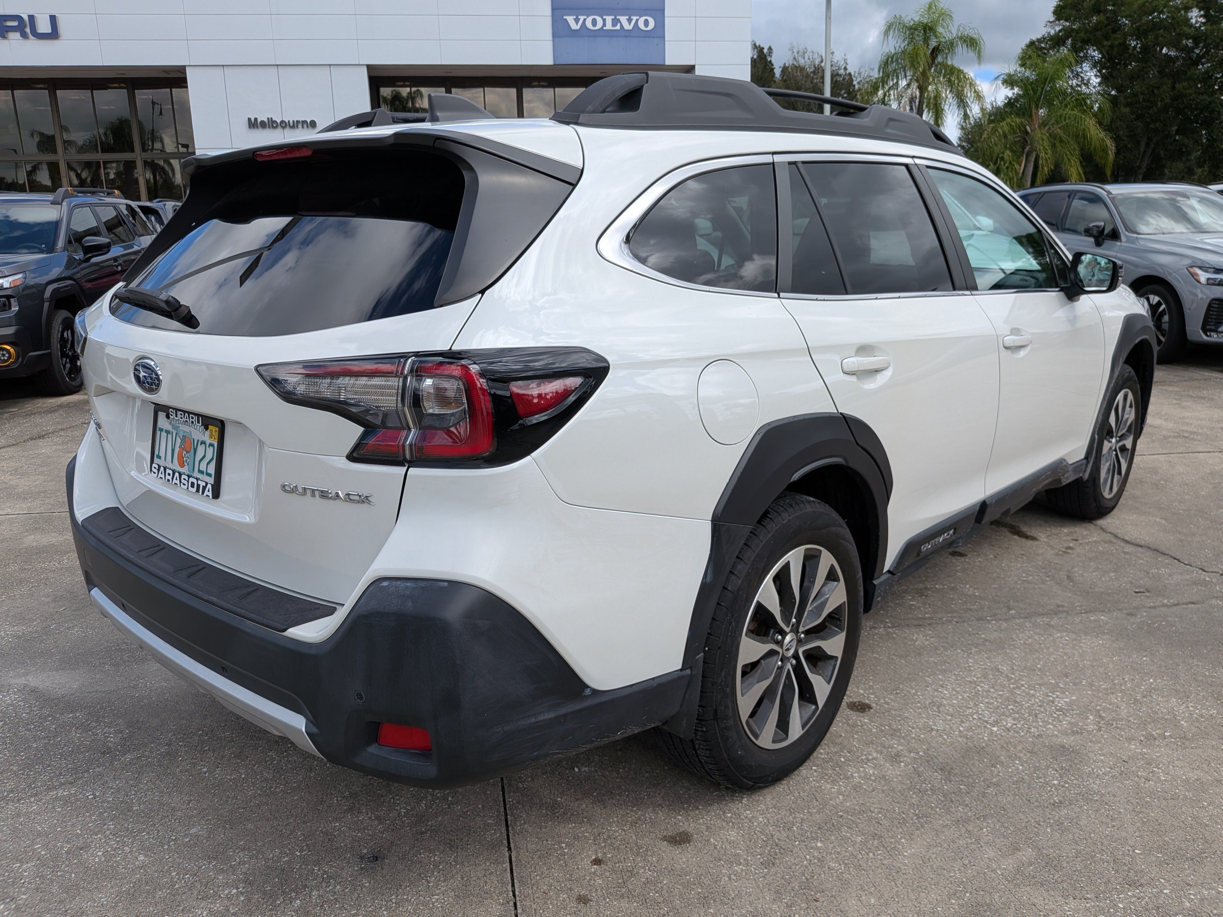 Used 2024 Subaru Outback Limited AWD/4WD image 4