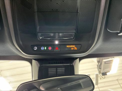 Used 2025 Chevrolet Equinox LT image 25