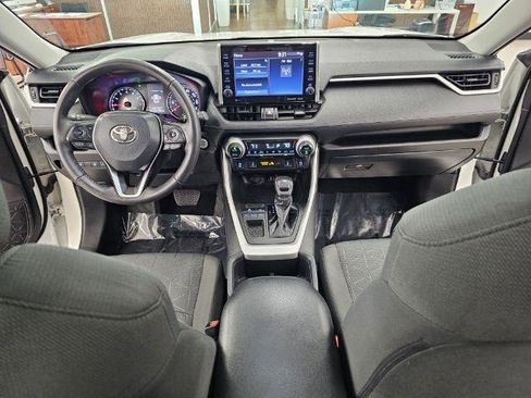 Used 2022 Toyota RAV4 XLE w/ Convenience Package FWD image 9