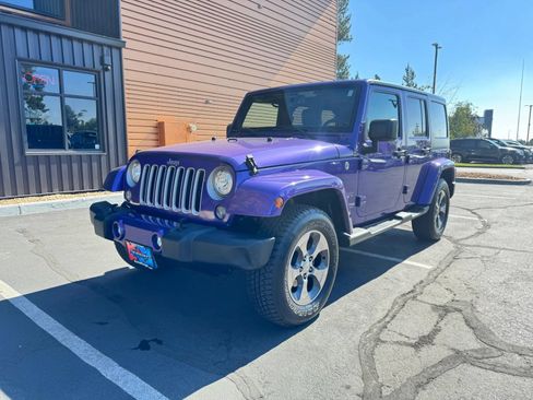 Used 2018 Jeep Wrangler Unlimited Sahara AWD/4WD image 1