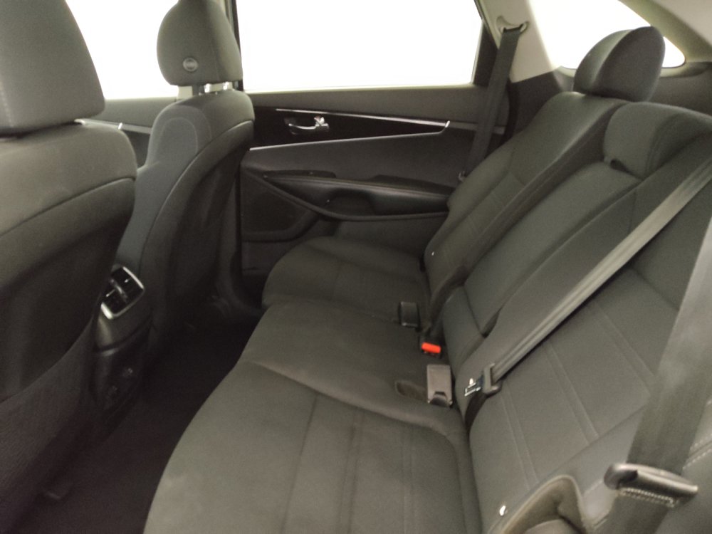 Used 2019 Kia Sorento AWD V6 image 18