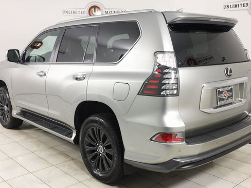Used 2023 Lexus GX 460 Luxury w/ Sport Design Package image 4