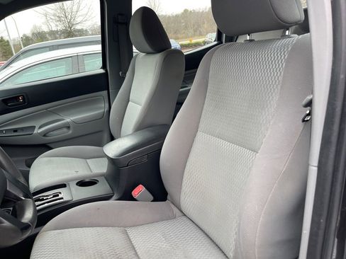 Used 2013 Toyota Tacoma PreRunner image 9