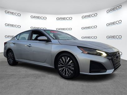 Used 2023 Nissan Altima 2.5 SV