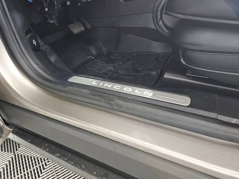 Used 2021 Lincoln Corsair Reserve w/ Equipment Group 201A image 25