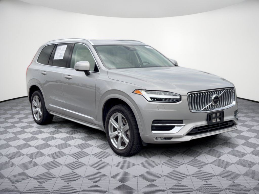 Used 2024 Volvo XC90 B5 Core w/ Protection Package Premier AWD/4WD image 7