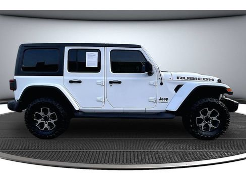 Used 2018 Jeep Wrangler Unlimited Rubicon AWD/4WD image 15