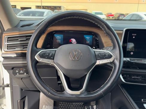 Used 2024 Volkswagen Atlas SE image 18