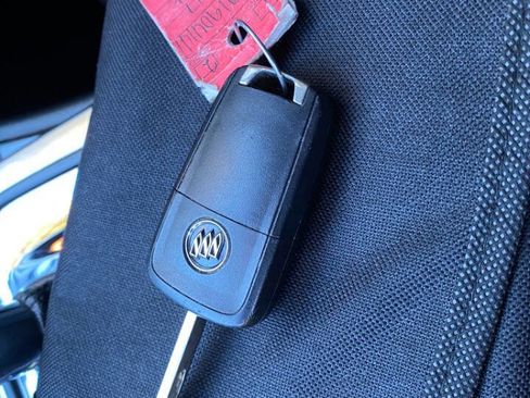 Used 2017 Buick Regal Sport Touring image 19