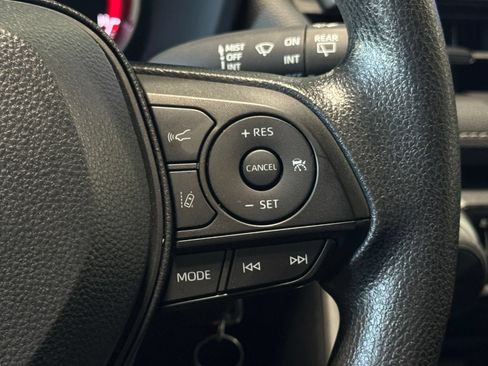 Used 2024 Toyota RAV4 LE AWD/4WD image 27