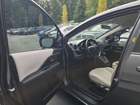Used 2015 MAZDA MAZDA5 Sport FWD image 23
