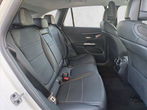 Used 2025 Mercedes-Benz GLC 350e 4MATIC image 20