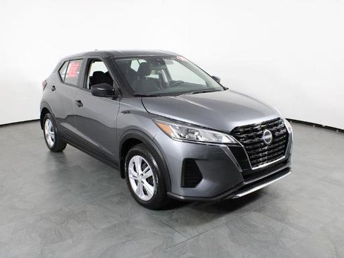 Certified 2025 Nissan Kicks Play S image 4