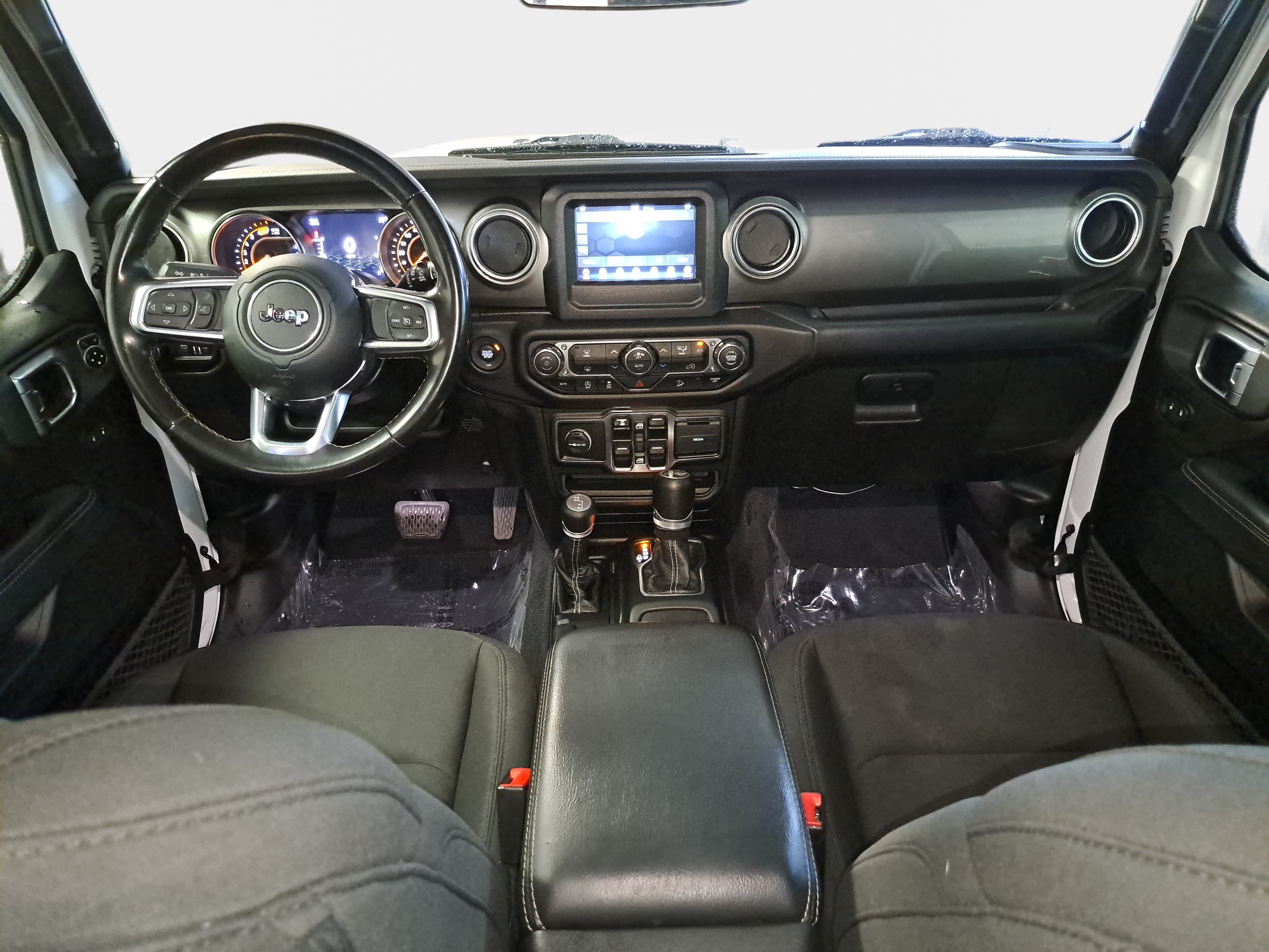 Used 2020 Jeep Wrangler Unlimited Sahara AWD/4WD image 9