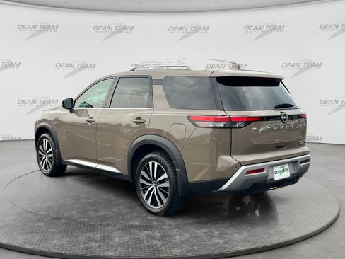 Used 2025 Nissan Pathfinder Platinum w/ Cargo Package AWD/4WD image 6