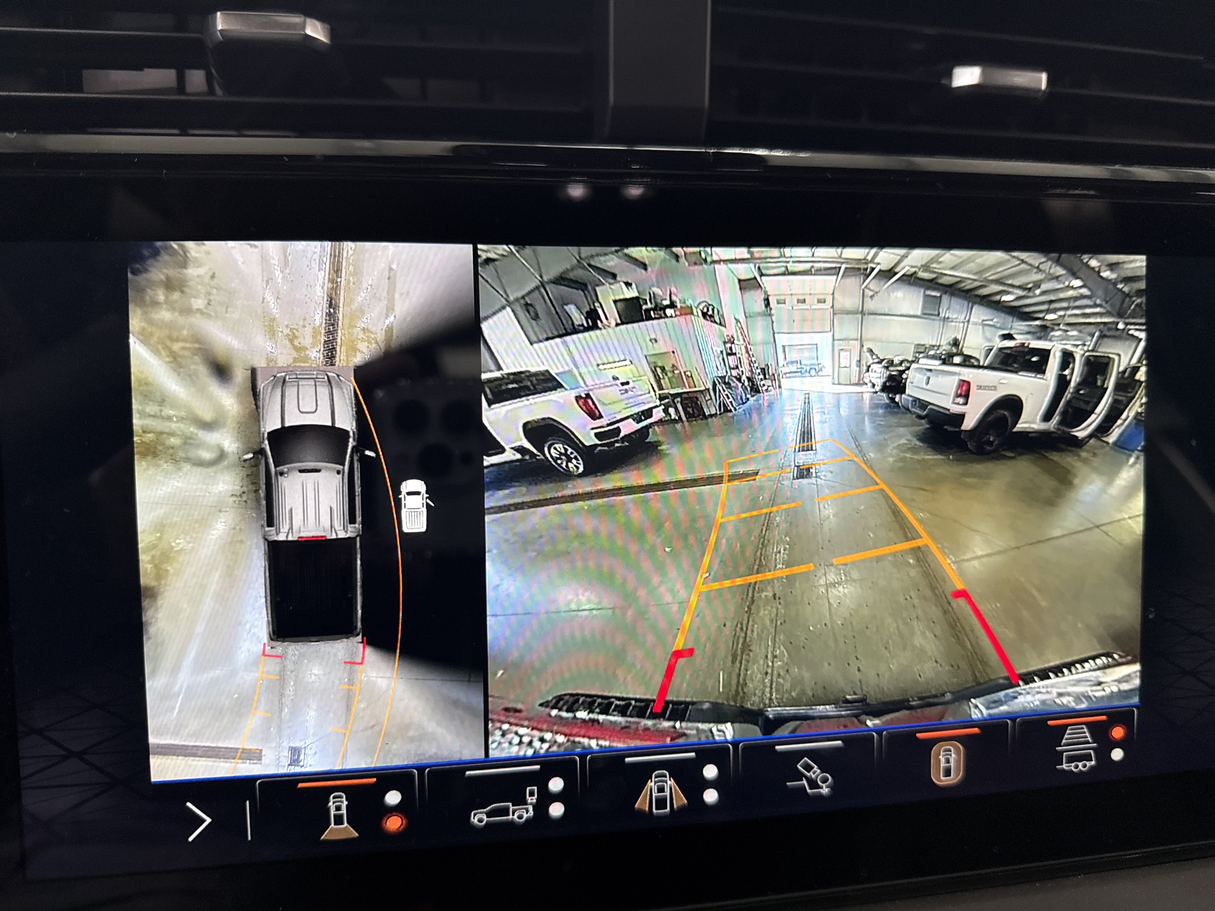 Used 2025 GMC Sierra 2500 AT4X AWD/4WD image 14