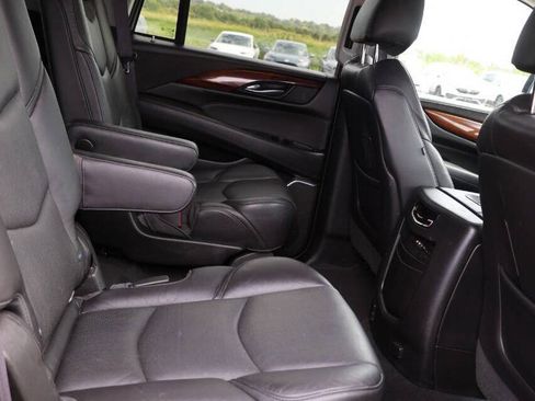 Used 2016 Cadillac Escalade Premium AWD/4WD image 16