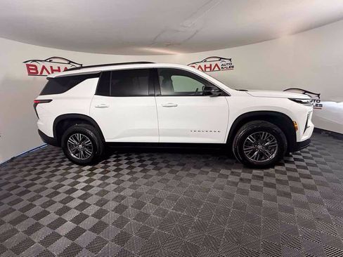 Used 2026 Chevrolet Traverse LT AWD/4WD image 16