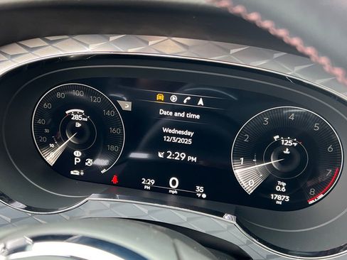 Certified 2023 Bentley Bentayga Extended Wheelbase AWD/4WD image 29
