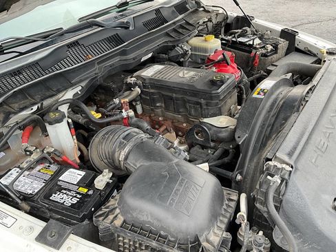 Used 2018 RAM 2500 Tradesman w/ Chrome Appearance Group image 37