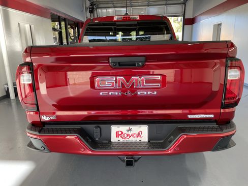 New 2026 GMC Canyon Elevation w/ Convenience Package image 5