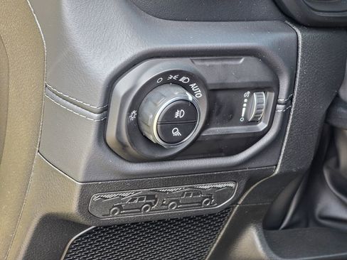 New 2025 Jeep Gladiator Sport image 33