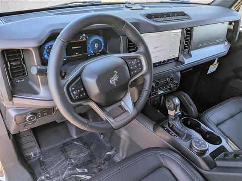 New 2025 Ford Bronco Badlands image 3