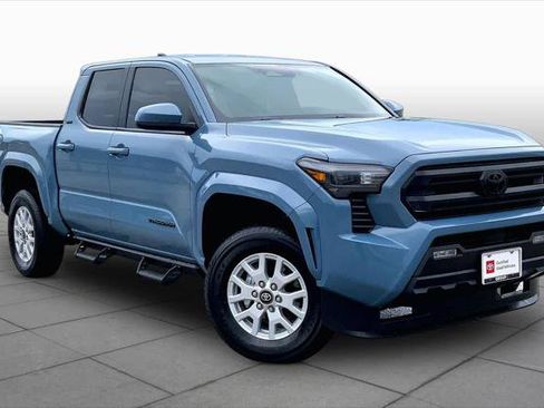 Certified 2026 Toyota Tacoma SR5 AWD/4WD image 3