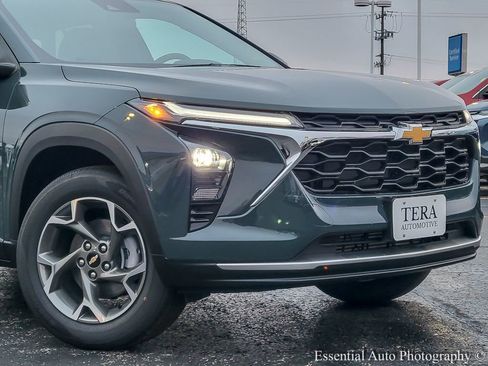 New 2026 Chevrolet Trax LT w/ LT Convenience Package image 2
