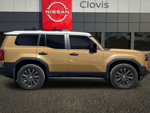 Used 2025 Toyota Land Cruiser w/ Premium Package image 9