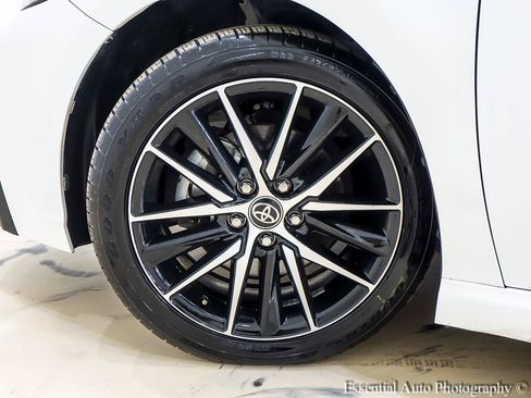 Used 2021 Toyota Camry SE FWD image 12