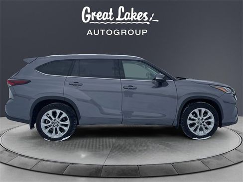 Used 2024 Toyota Highlander Limited image 6