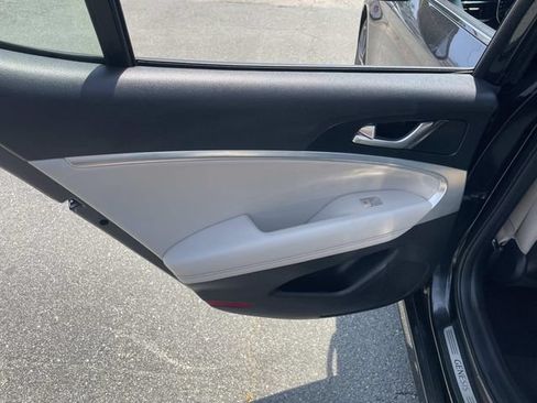 Used 2023 Genesis G70 2.0T AWD/4WD image 18
