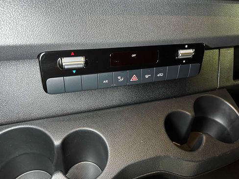 Used 2026 Mercedes-Benz Sprinter 2500 image 34