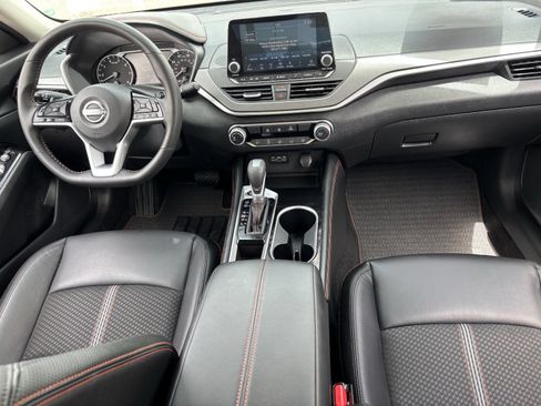 Used 2025 Nissan Altima 2.5 SR FWD image 16