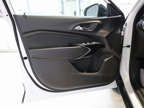 New 2026 Chevrolet Trax RS w/ Sunroof Package image 10