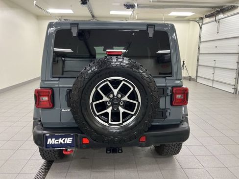 Used 2025 Jeep Wrangler Unlimited Rubicon AWD/4WD image 5