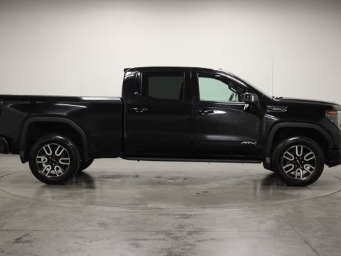 Used 2023 GMC Sierra 1500 AT4 w/ Technology Package AWD/4WD image 9