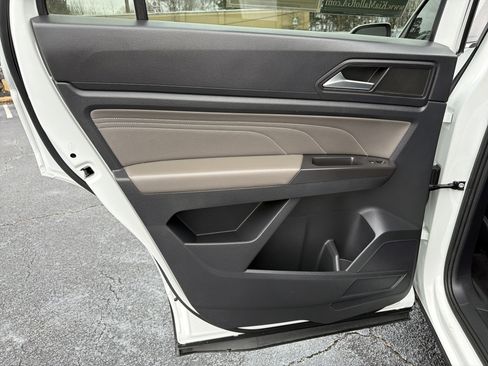 Used 2023 Volkswagen Atlas Cross Sport SE image 22