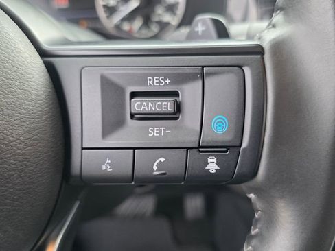 Used 2025 Nissan Pathfinder SV FWD image 29