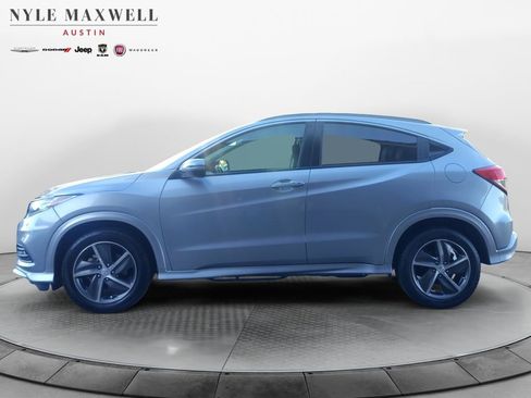 Used 2019 Honda HR-V Touring image 11