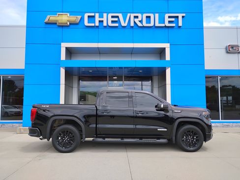 Used 2023 GMC Sierra 1500 Elevation w/ Preferred Package AWD/4WD image 4