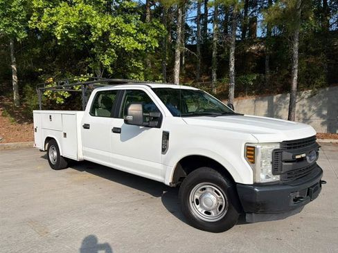 Used 2018 Ford F250 XL w/ Power Equipment Group RWD image 2