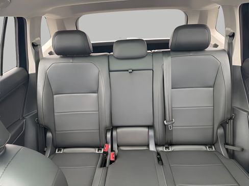 Used 2019 Volkswagen Tiguan SE w/ Panoramic Sunroof Package image 23