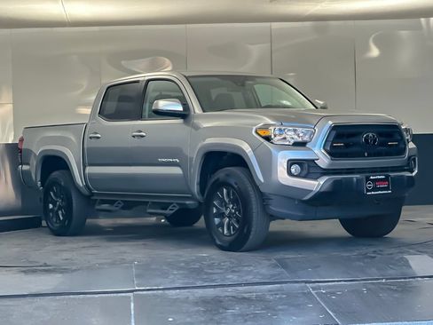 Used 2022 Toyota Tacoma SR5 w/ Technology Package AWD/4WD image 1