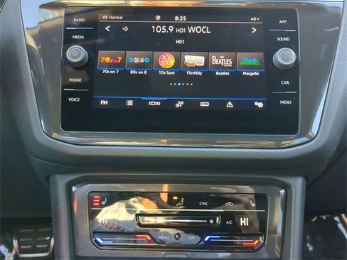 Certified 2024 Volkswagen Tiguan SE R-Line image 22