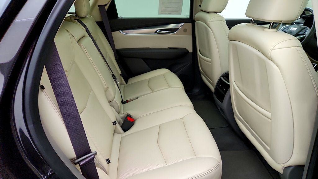 Used 2018 Cadillac XT5 Premium Luxury FWD image 22
