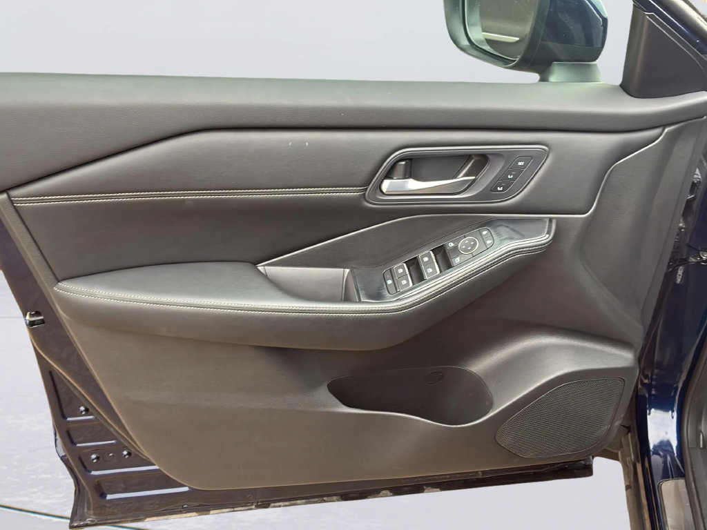 Used 2024 Nissan Rogue SL w/ SL Premium Package FWD image 27