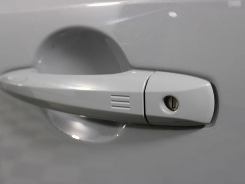 Used 2024 Nissan Ariya FWD image 43